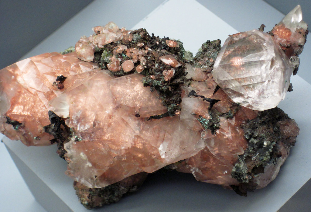 Native copper in calcite crystals (late Mesoproterozoic mi… Flickr