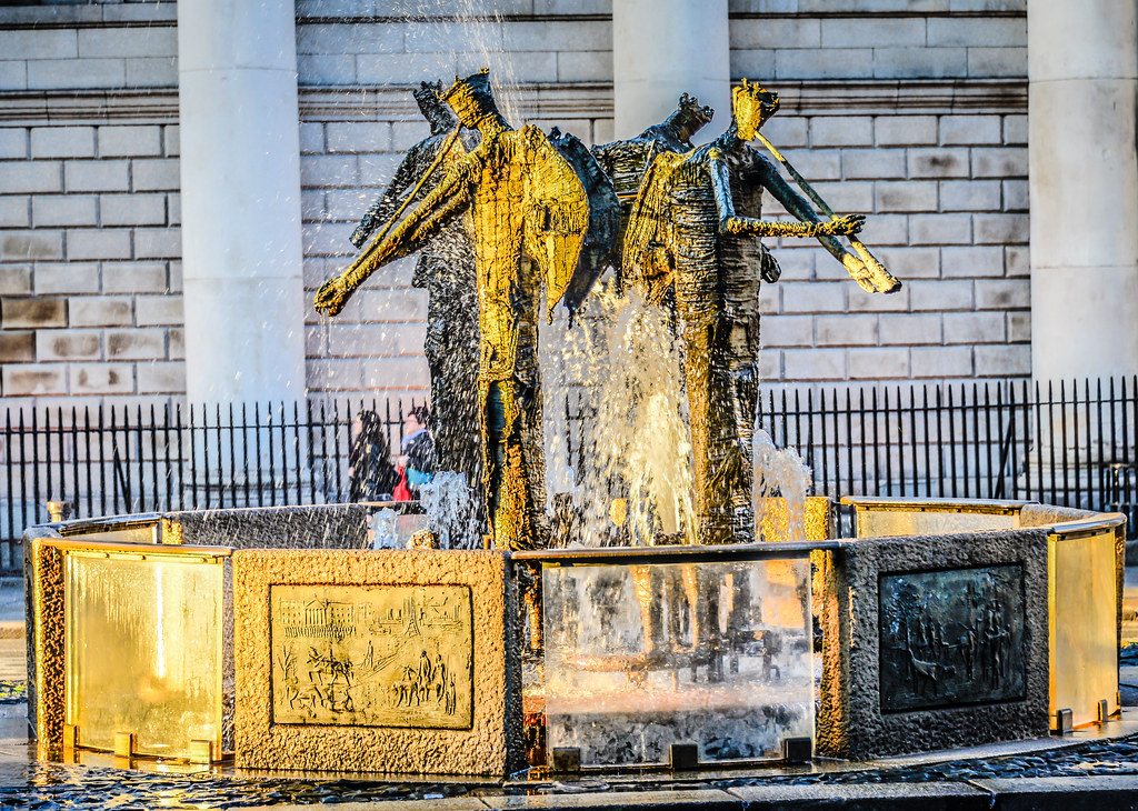 Water fountain on College Green Dublin Ireland Water fou… Flickr