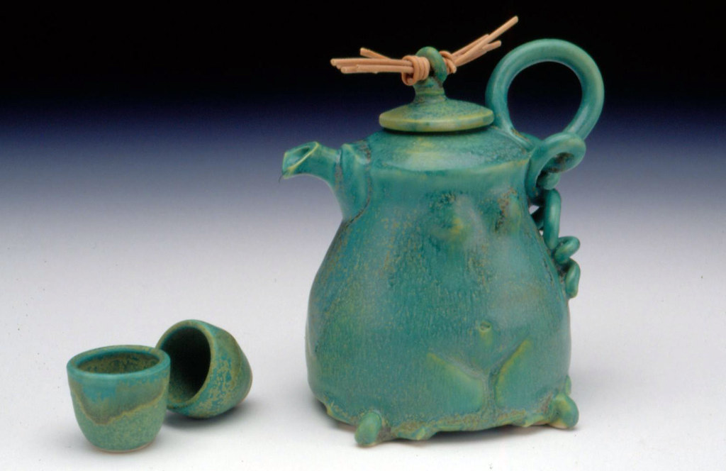 Fong Choo Fong Choo (Former) exhibiting member in Clay Piedmont