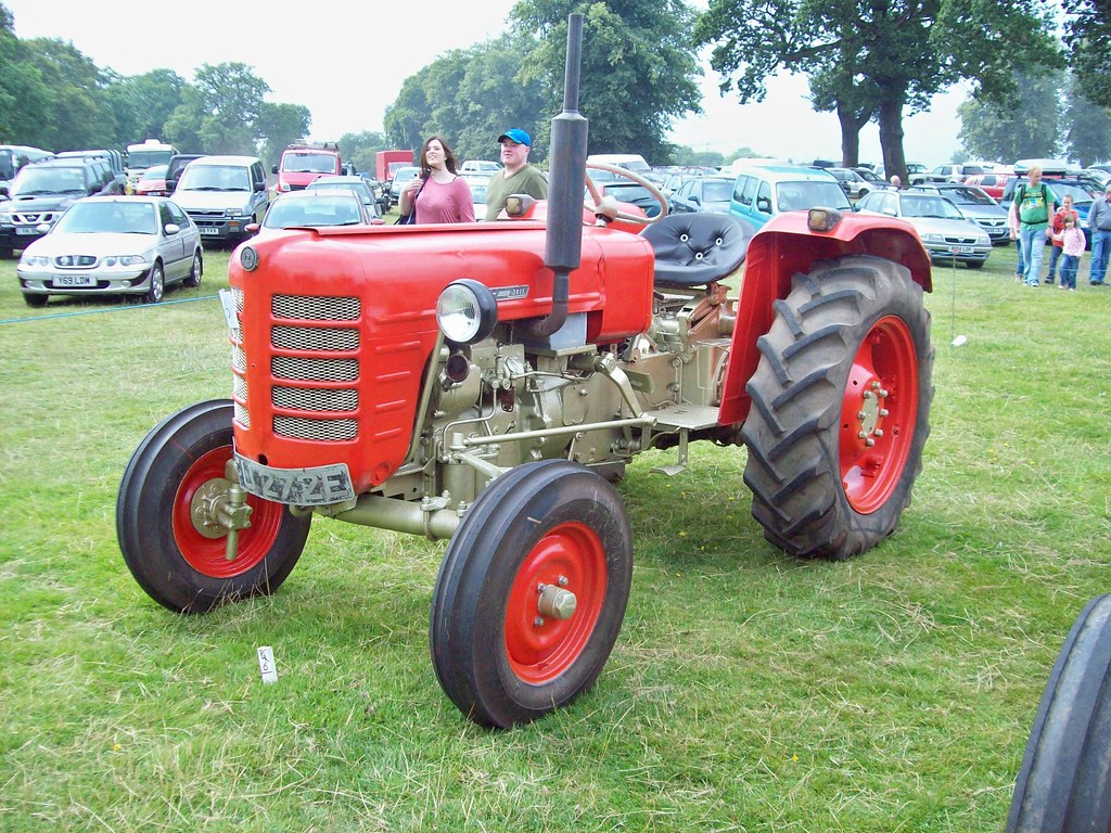 332 Zetor 3011 Tractor (1967) Zetor 3011 Tractor (196067)… Flickr