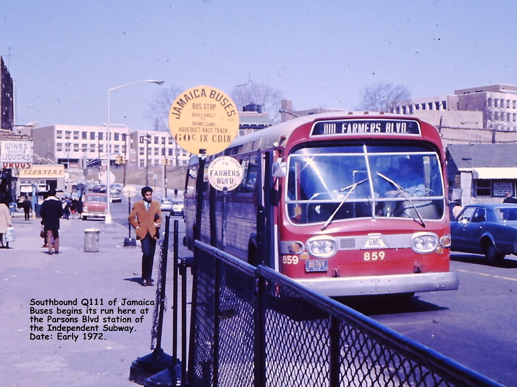 Parsons Blvd, 1972 Q111 begins its run here on Parsons sou… Flickr