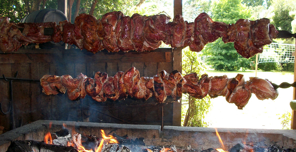 Asado al palo Tradicional asado al palo con la mejor carne… Flickr