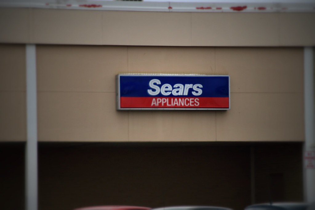 Sears Appliances This 115,871 square foot Kmart store open… Flickr