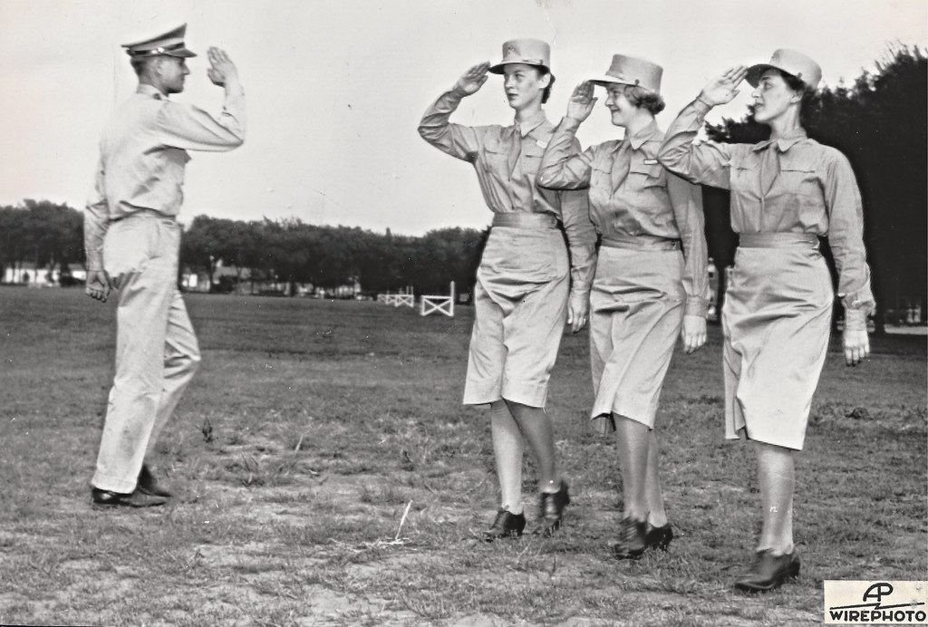 Ft. Des Moines, Iowa, WAACS, WWII, Salute, Uniforms a photo on Flickriver