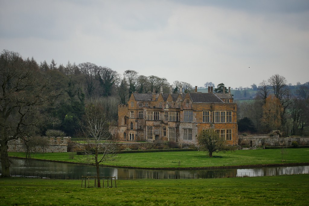 Broughton Castle, Banbury, Oxfordshire, England Broughton … Flickr