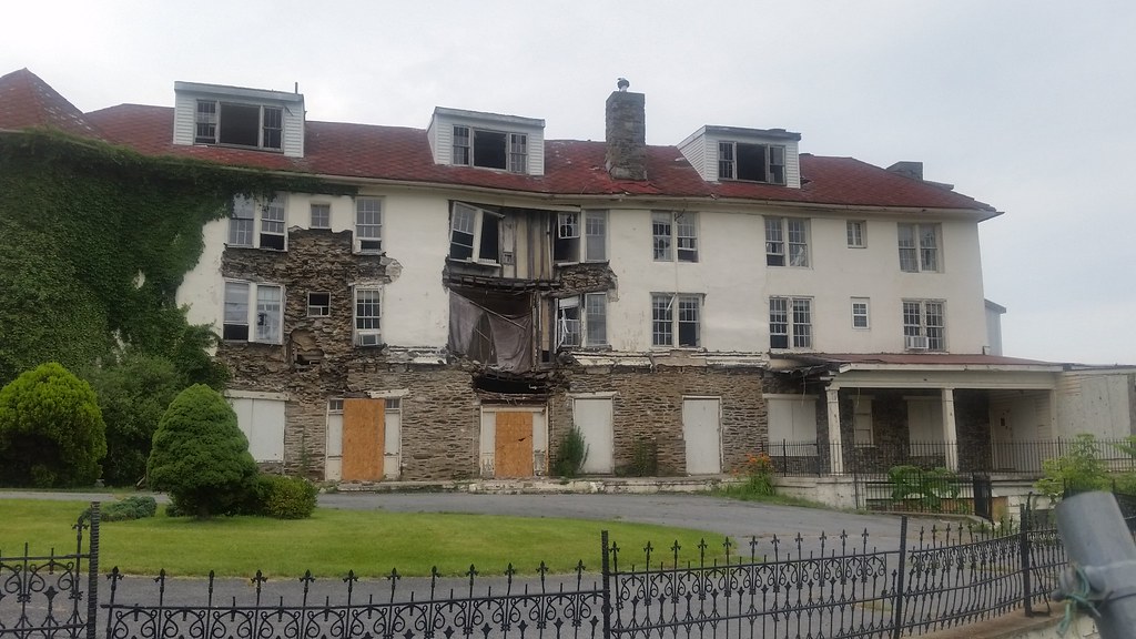 Abandoned Hilltop House Hotel in Harper's Ferry, West Virg… Flickr
