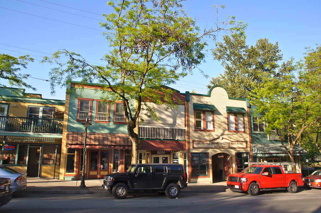 Mavis Ave Mavis Avenue in Fort Langley BC a nice strip o… Flickr