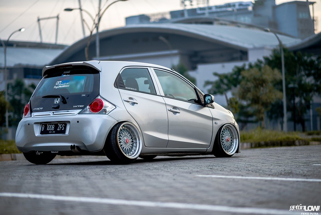 Modifikasi Brio Silver