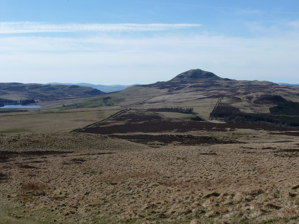West Lomond from East Lomond Liz Broon Flickr
