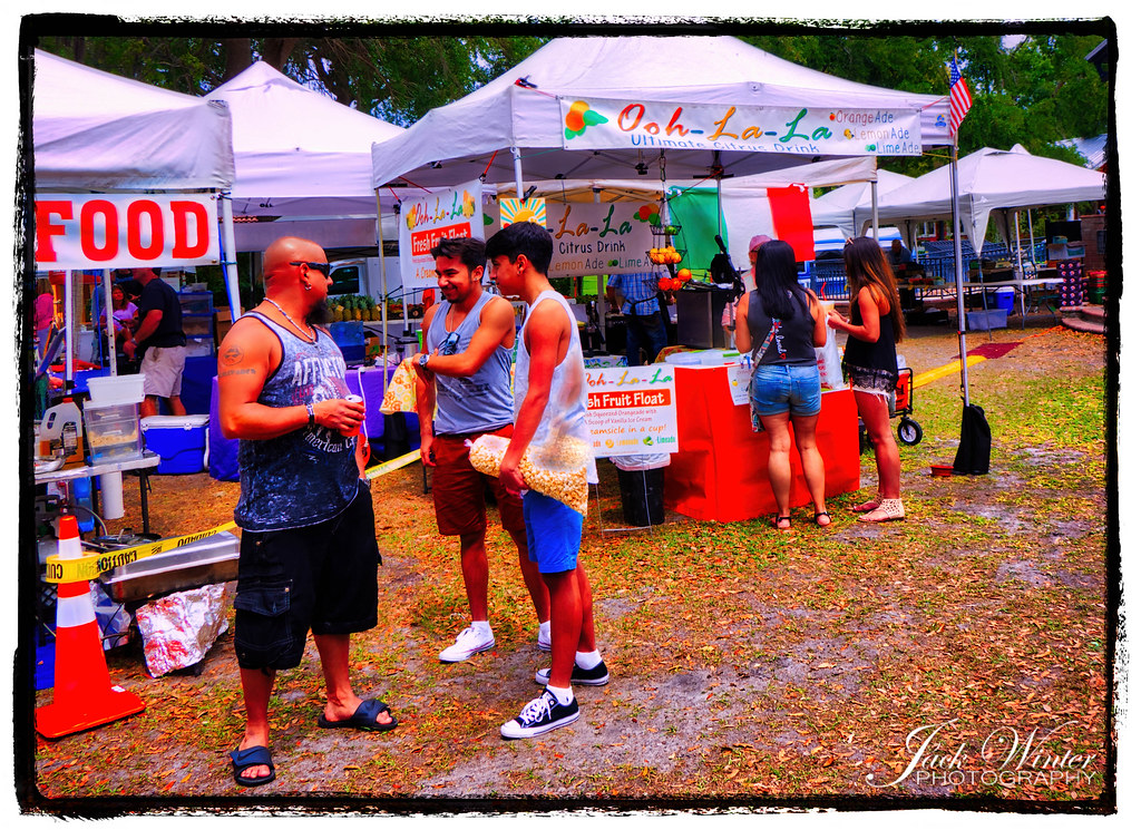 Stret Fair Downtown Dunedin Pretending not to notice the… Flickr