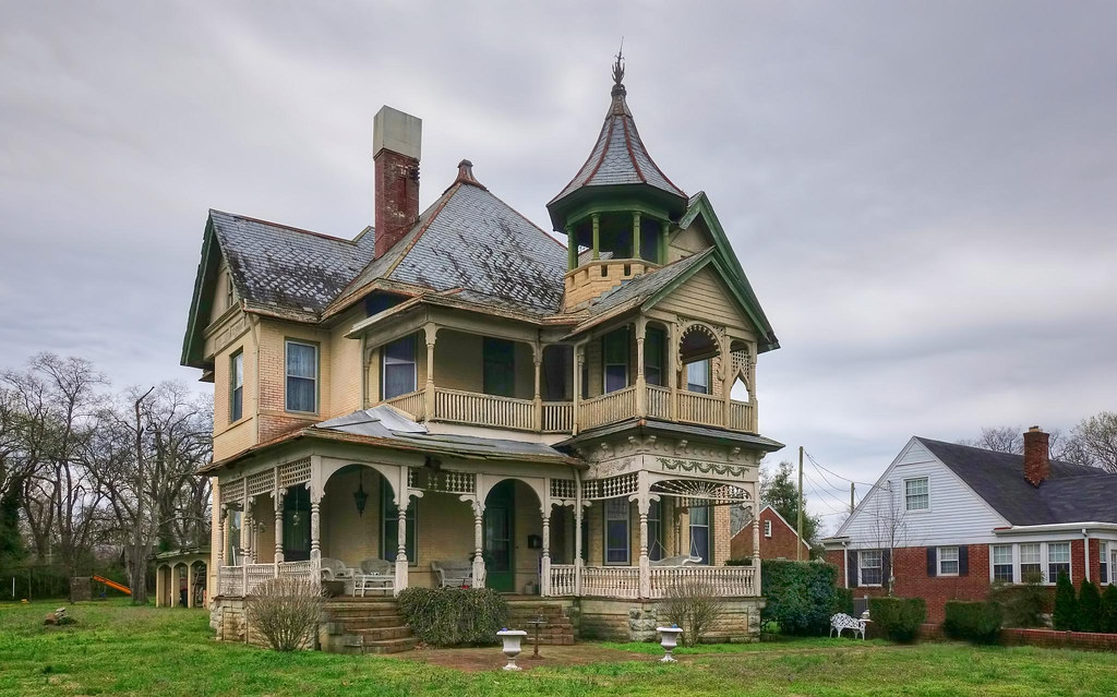 DSC0781601 The I.W.P. Buchanan House at 428 W. Main in Le… Flickr