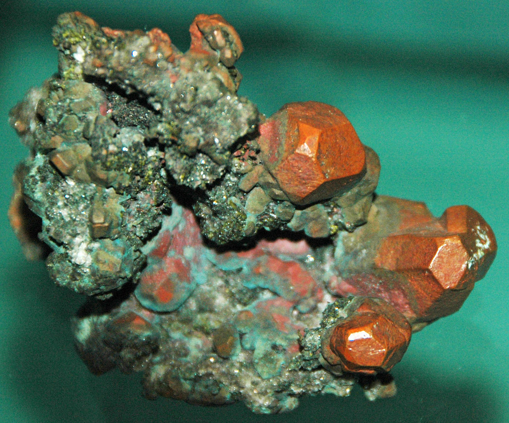 Copper crystals (Mesoproterozoic, 1.051.06 Ga; Quincy Mine, Hancock