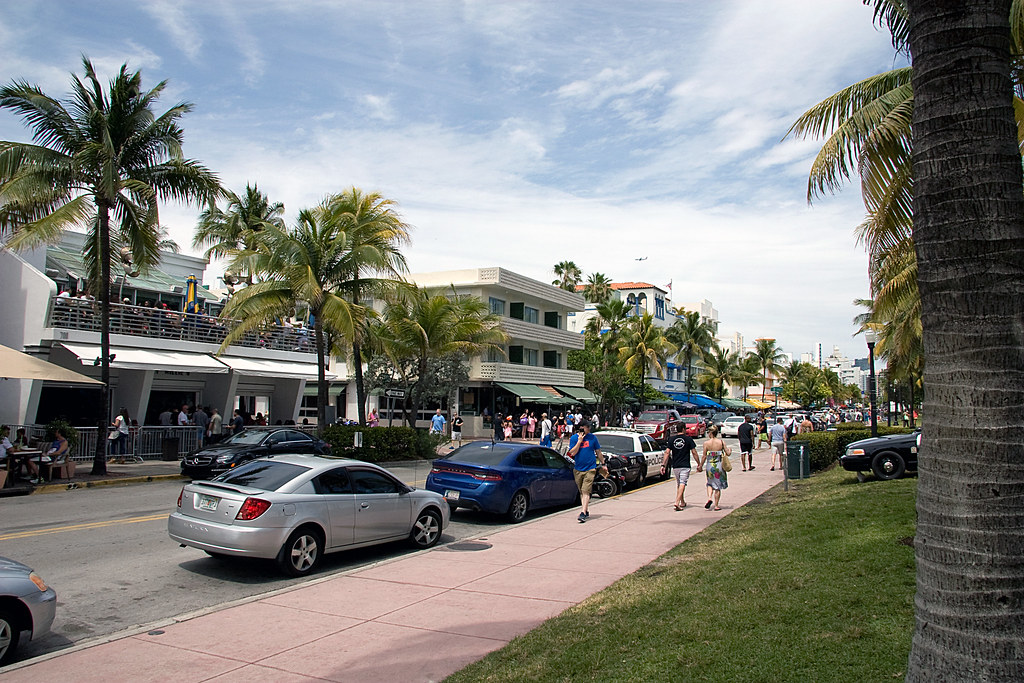 ocean Drive street Gilles Raquer Flickr