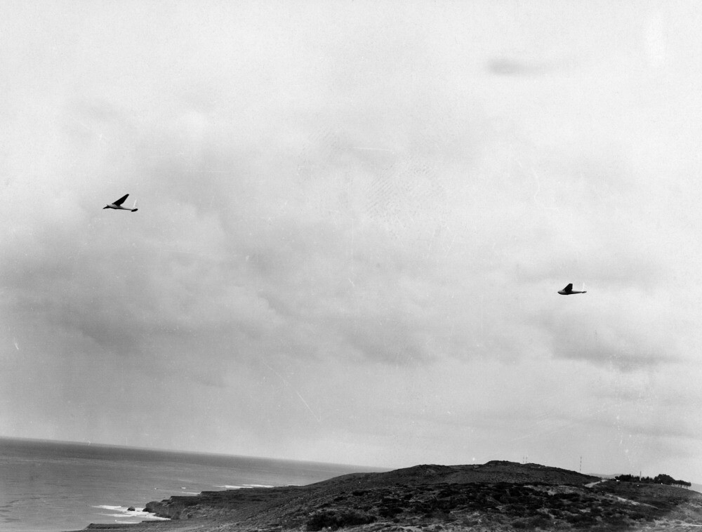 Bowlus Sailplanes over Torrey Pines or Point Loma, San Die… Flickr