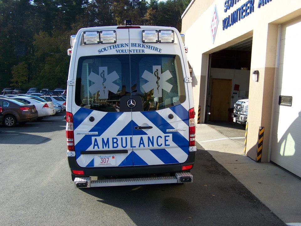 Massachusetts ambulance A 2014 MercedesBenz Sprinter 2500… Flickr