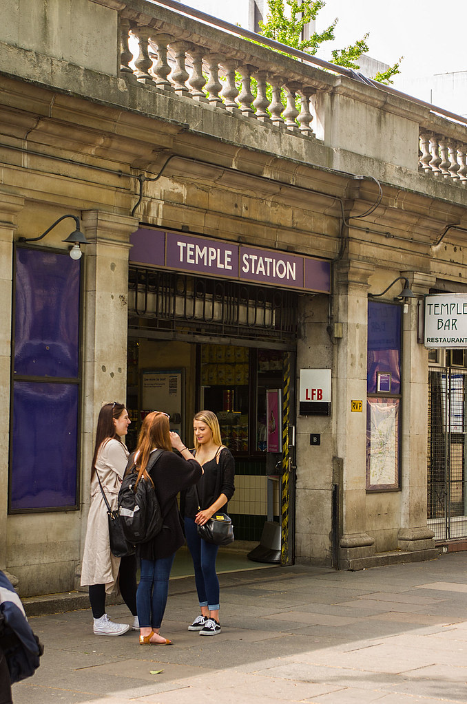 3996 Temple station Ian Thomson Flickr