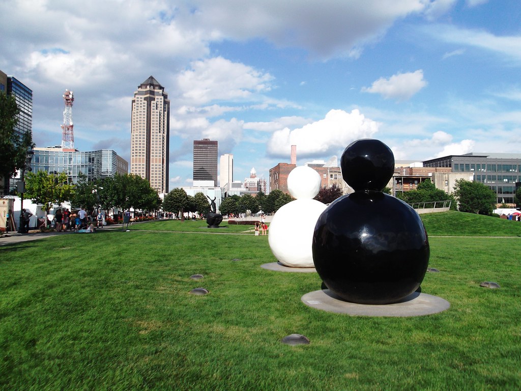 Des Moines, Iowa, Pappajohn Sculpture Park, Gary Hume, Back of a