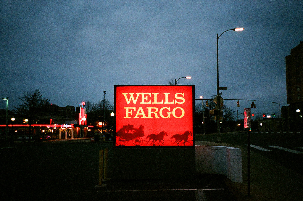 Street Shots Arlington, Virginia "Wells Fargo" Emericus Durden