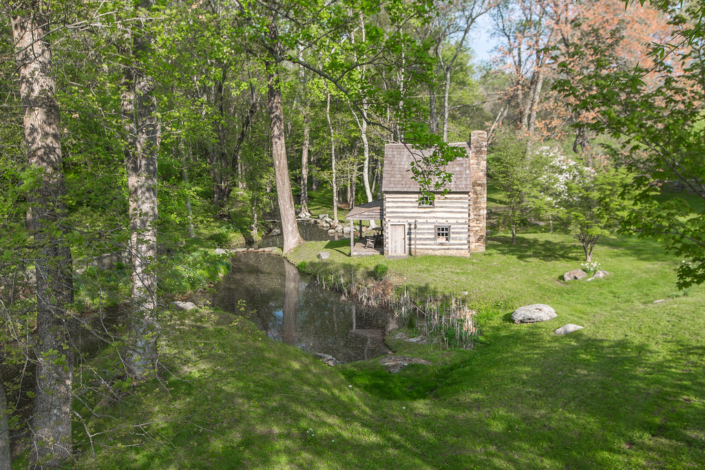 Oakendale FarmLog Cabin Exterior022 Bryan Vaughan Flickr