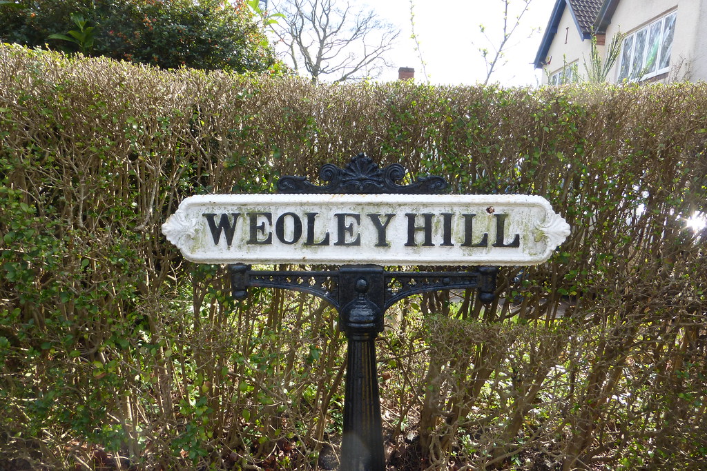 Weoley Hill, Weoley Castle At the junction with Weoley Par… Flickr