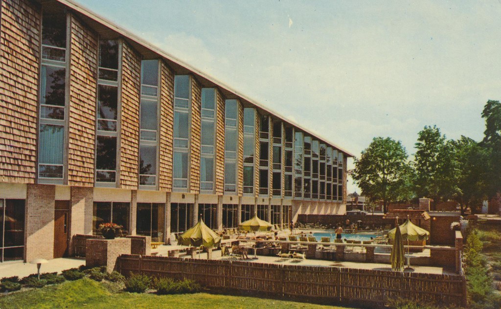 Holiday Inn Traverse City, Michigan 615 East Front Stree… Flickr