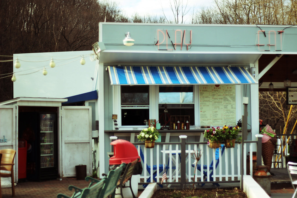 Four Brothers Drive In Amenia NY The country's first and… Flickr