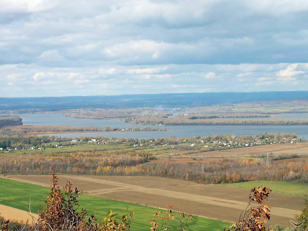 01oct06078 Vue du Mont Rigaud, Rigaud, Québec Quebec Vincent
