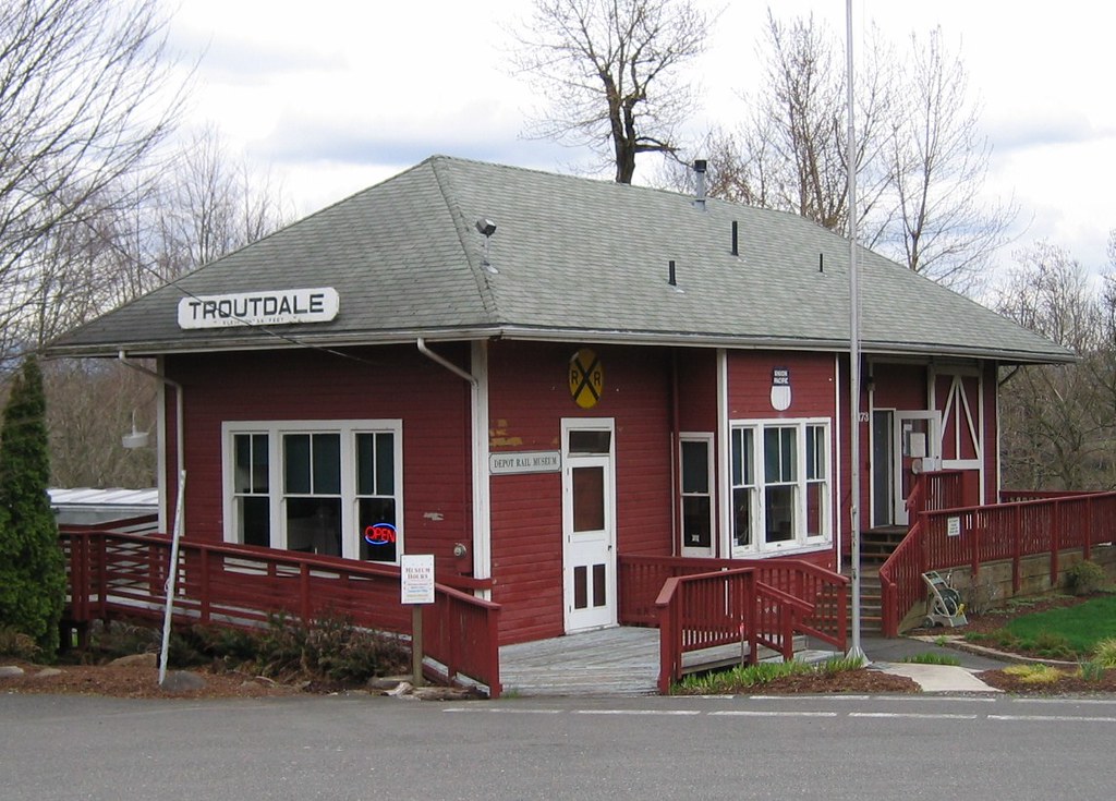 Troutdale, OR train station Built by the Union Pacific in … Flickr