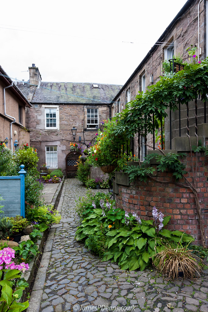 Elevation of Bell Gardens, Perth PH2, UK Topographic Map Altitude Map