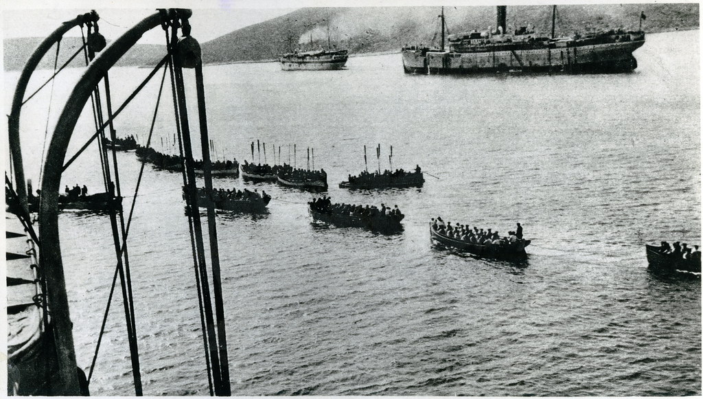 Landing on the Gallipoli Peninsula, 25 April 1915 This sho… Flickr