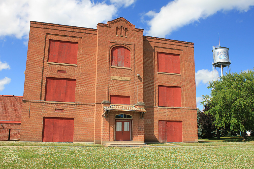 Public School Hanska, MN After the Hanska schools consol… Flickr