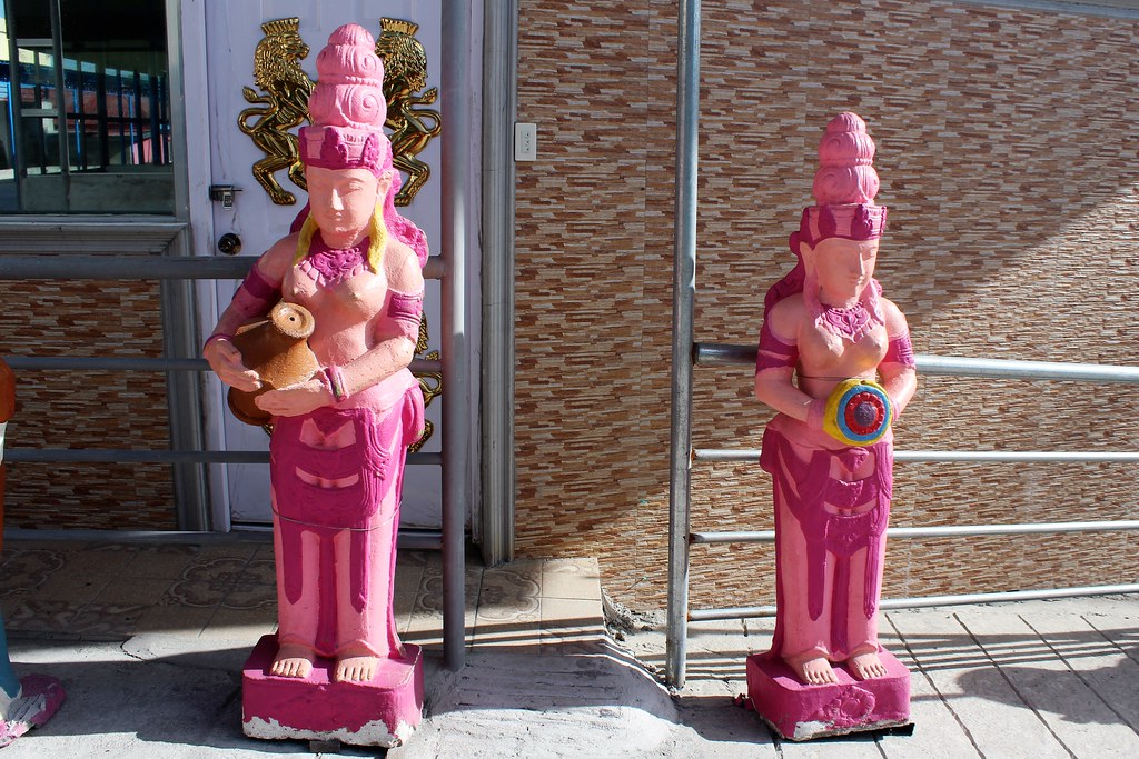 PINK STATUES At JED's Island Resort in Calumpit, Bulacan, … Flickr