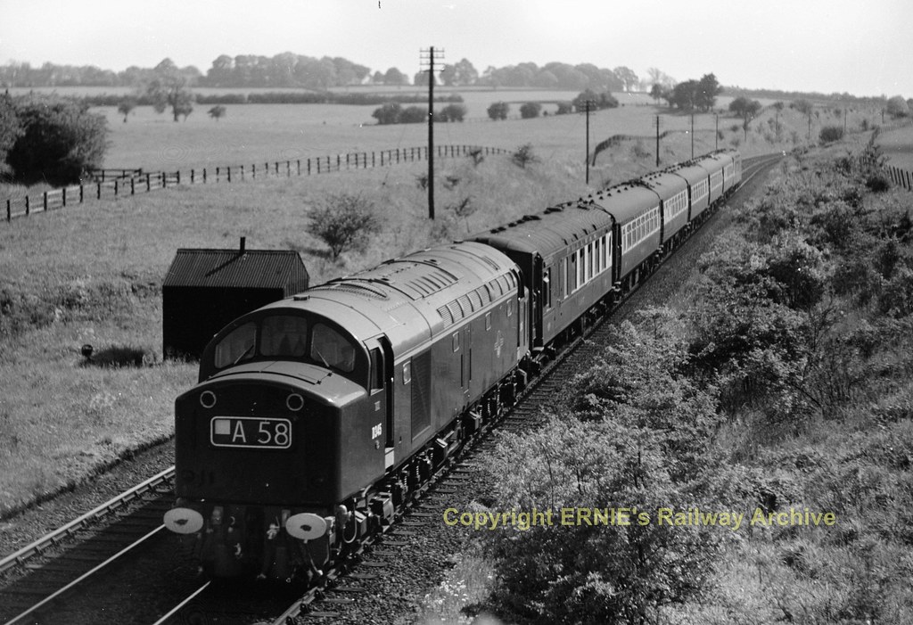 Nr Ripon sthbnd Queen of Scots Pullman D345 Ernies Railway Archive