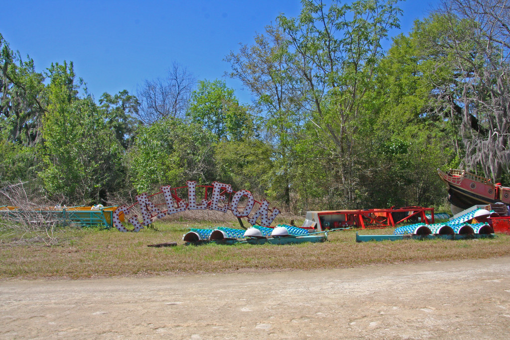 Approaching the Main Gate of the Kirby Family Farm, Willis… Flickr