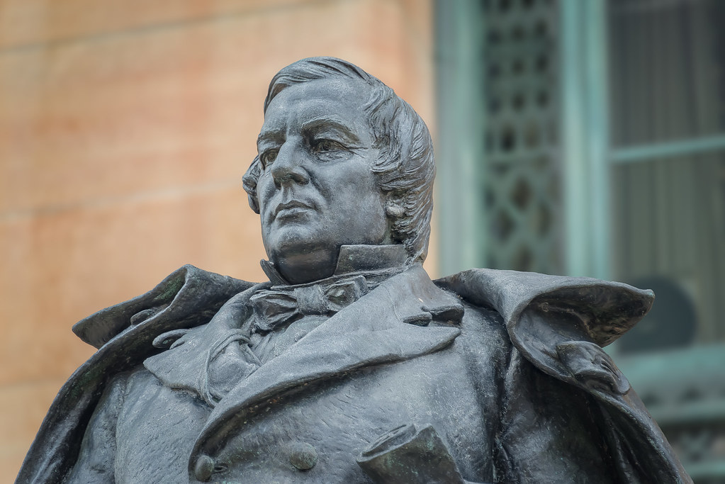 City Hall Statues (Buffalo, New York) Buffalo City Hall is… Flickr