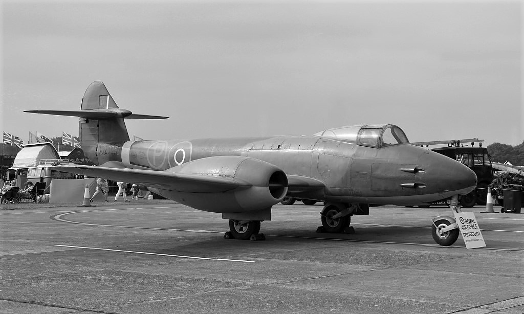 Gloster Meteor Gloster F.9/40 Meteor Prototype (DG202/G) o… Flickr