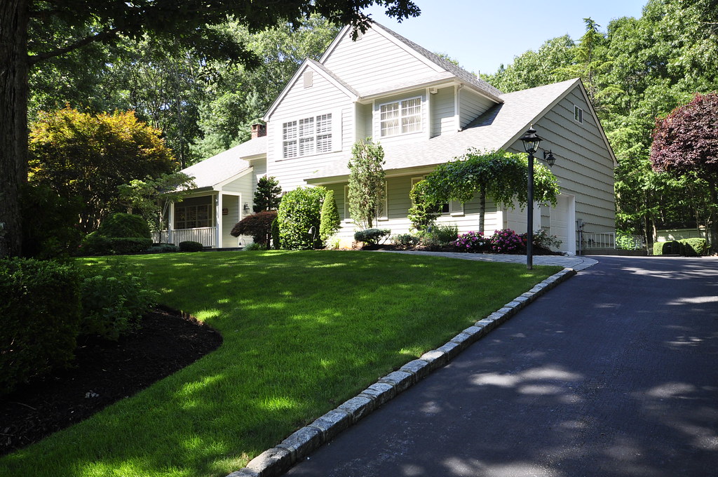 Driveway View 16 Surrey Lane Manorville NY 11949 BrookHamp… Flickr