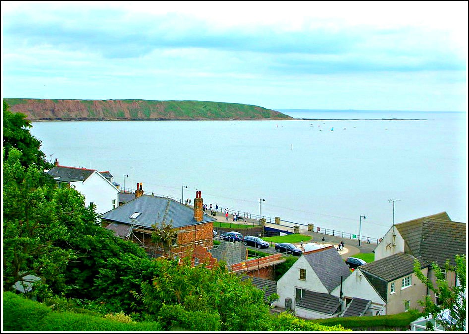 Filey Brigg .. Filey Brigg is a long narrow peninsula situ… Flickr