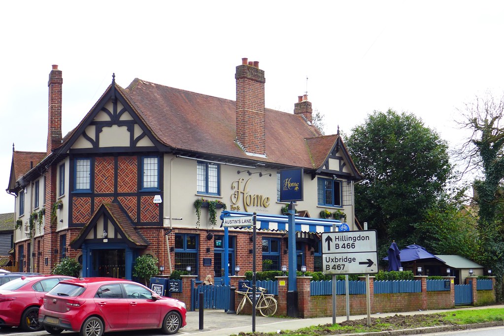 Home Bar and Kitchen, Ickenham, UB10 A pub near the centre… Flickr