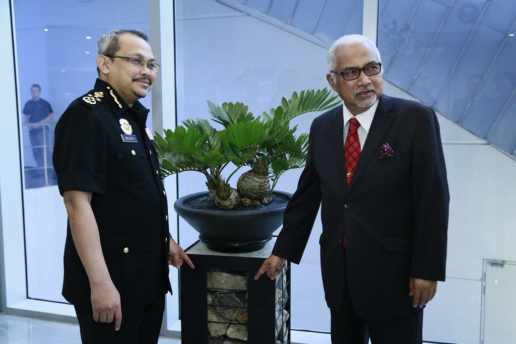 09042018 Kunjungan Hormat Pengerusi SPR Ke SPRM