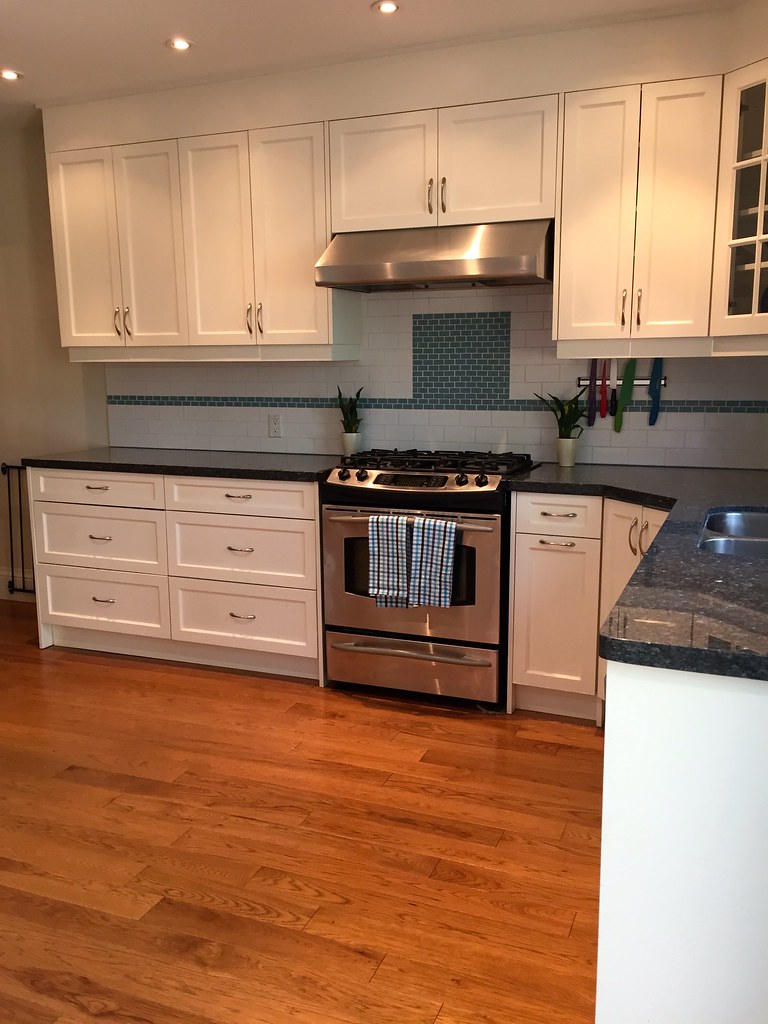 320 Forman Ave Open House 320 Forman Avenue A charming sem… Flickr