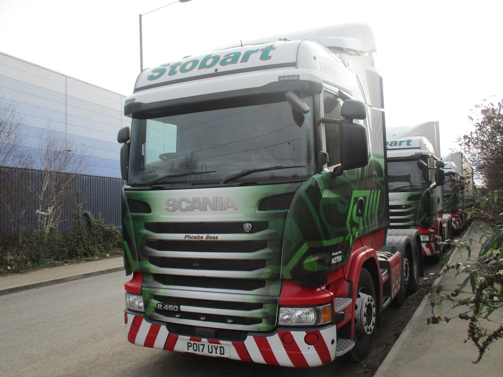 H2755 PO17 UYD nsf Dagenham Hindmans Way 080218 Eddie St