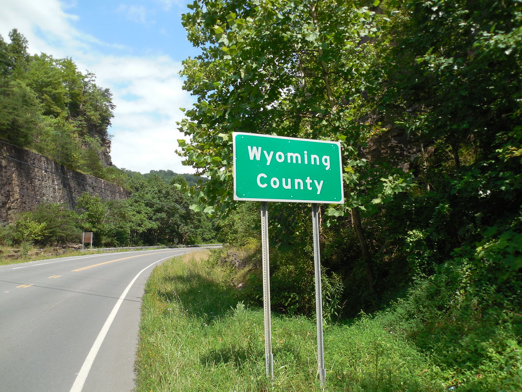 Wyoming County Line US Hwy 52 near Ikes Fork, WV. The coun… Flickr
