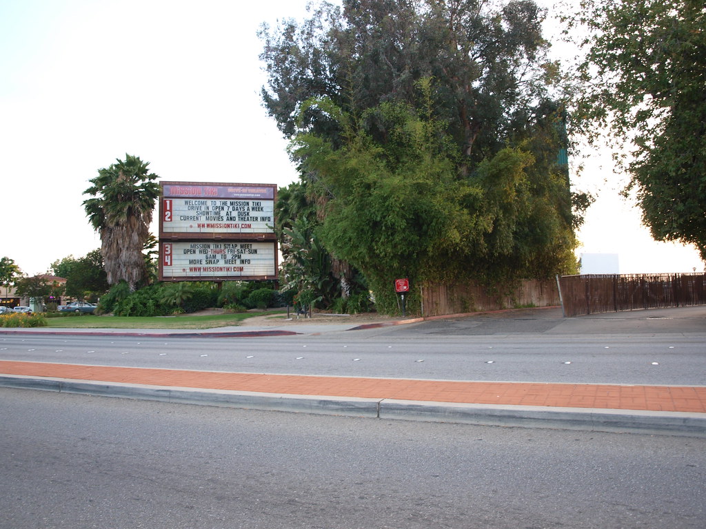 Mission Tiki DriveIn, Montclair, CA (2) OLYMPUS DIGITAL C… Flickr