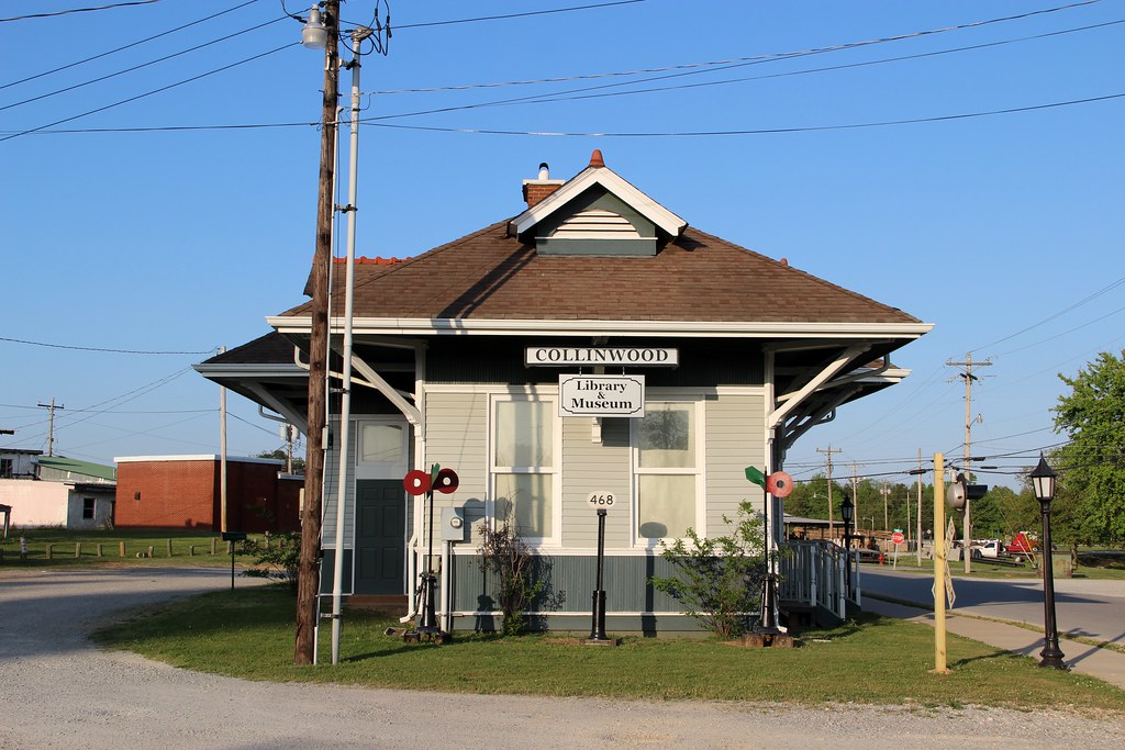 Old Collinwood Railroad Station (Collinwood, Tennessee) Flickr
