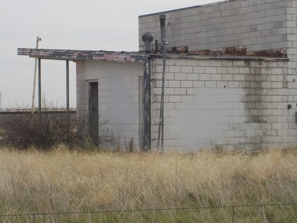 ROGGEN, COLORADO a semighost town abandoned gas station Flickr