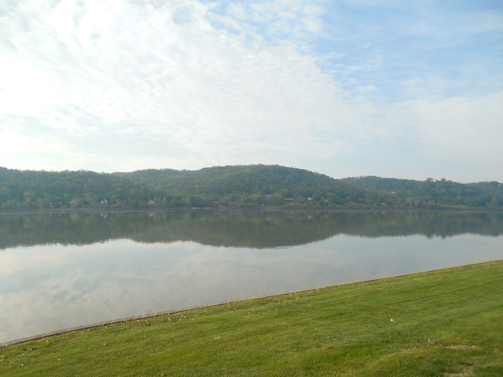 The Ohio River Rising Sun, Indiana Rabbit Hash, KY across … Flickr
