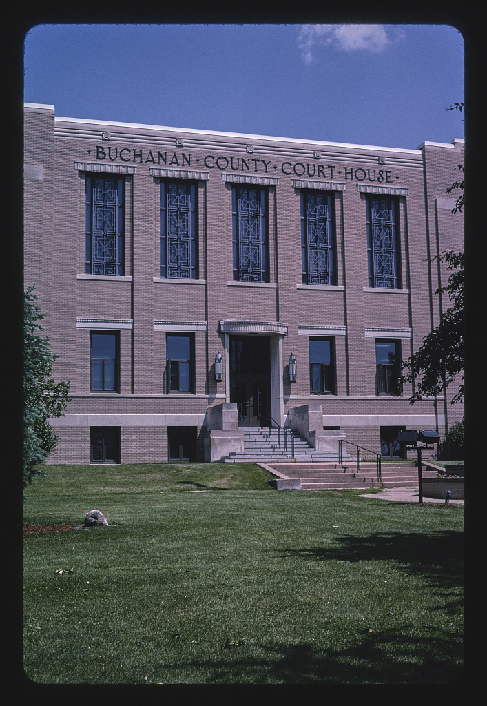Buchanan County Courthouse, angle 4, Independence, Iowa (L… Flickr