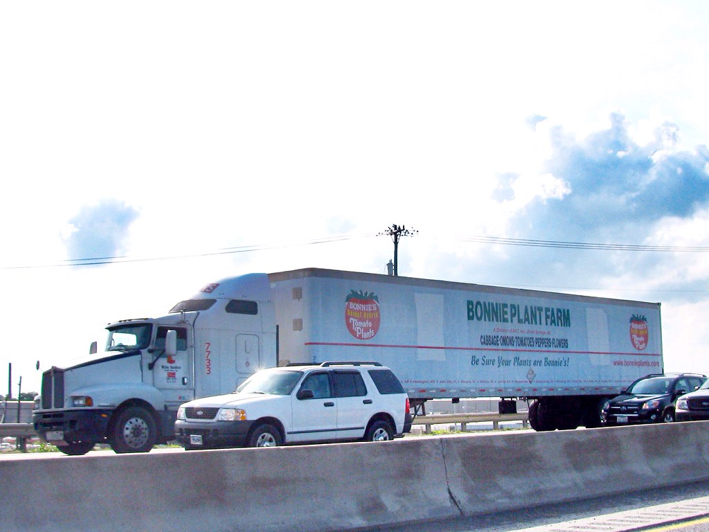 Wiley Sanders Kenworth with Bonnie Plant Farms trailer Flickr