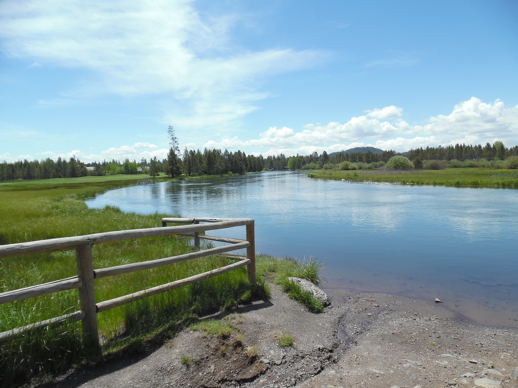 Kayaking on the Little Deschutes River Just had to take th… Flickr